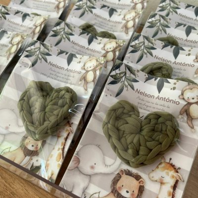 lembrancinha chaveiro corao fio de malha