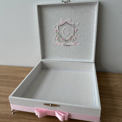 Caixa 30x30 monograma personalizado