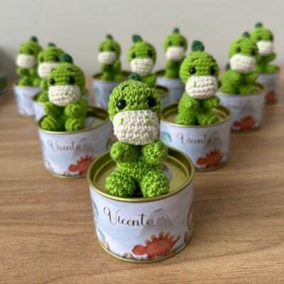 Latinha lata com dinossauro