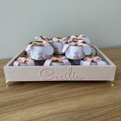 Bandeja com 30 latinhas lata