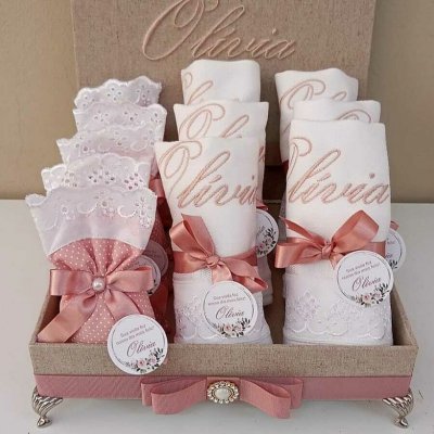 Kit Lembrancinhas com toalha e sach F04