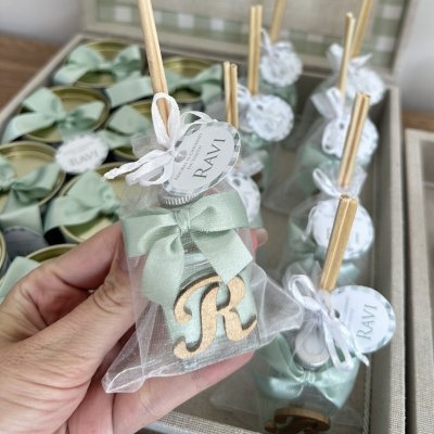 Aromatizador com inicial