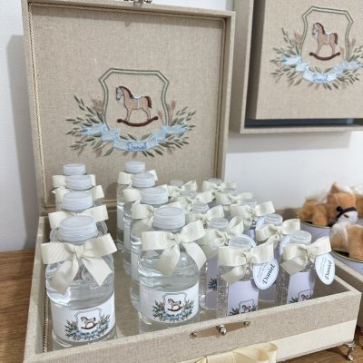 Kit lembranas cavalinho com quadro