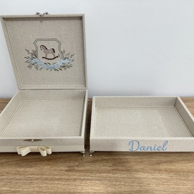 Caixa 30x30 e bandeja 25x35 cavalinho