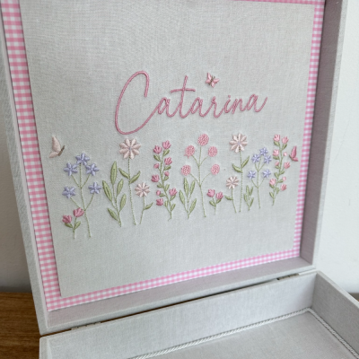 Caixa 30x30 monograma Jardim sobreposto