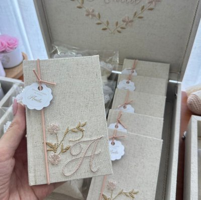 Moleskine bordado menina