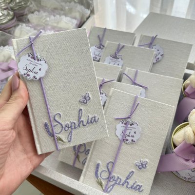 Moleskine bordado menina