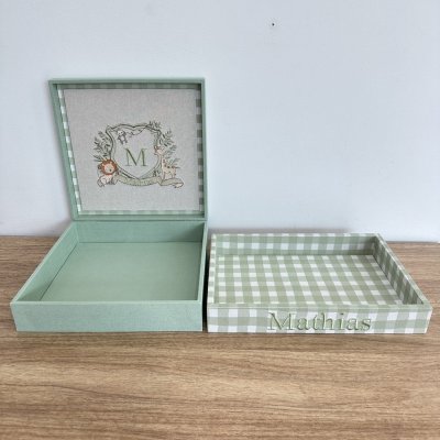 Caixa e bandeja xadrez verde