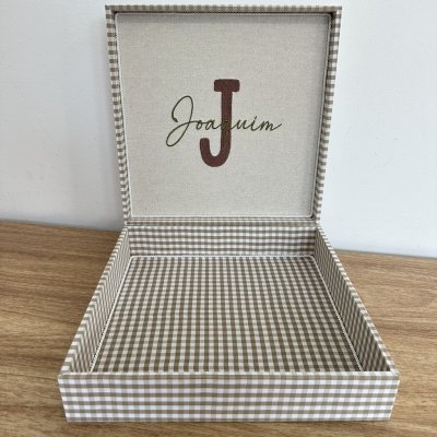 Caixa 30x30 xadrez bege