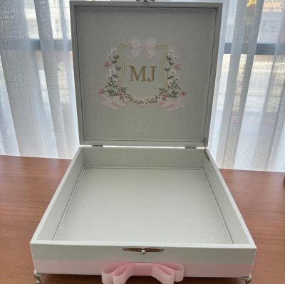 Caixa 30x30 com monograma