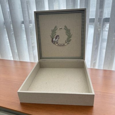 Caixa 30x30 cavalinho