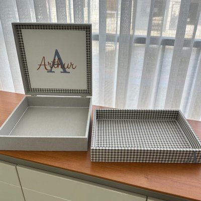 Caixa 30x30 e Bandeja 25x35 xadrez cinza