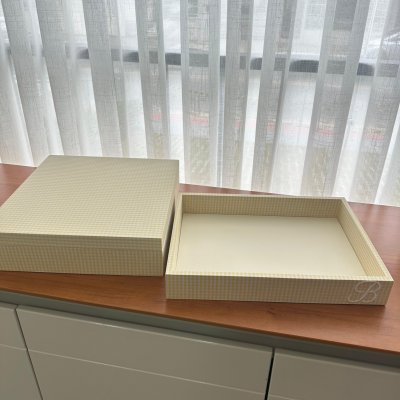 Caixa 30x30 e bandeja margaridas e abelha