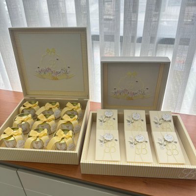Kit lembranas abelha com quadro