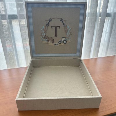 Caixa 30x30 cavalo e trator