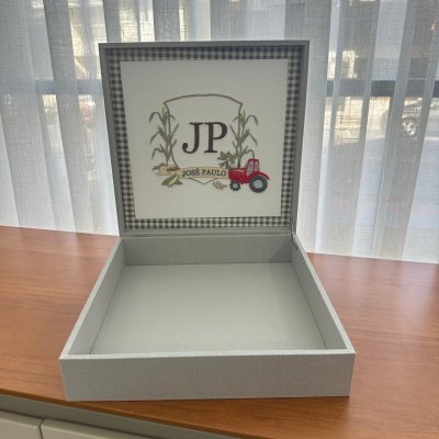 Kit lembranas fazendinha com quadro