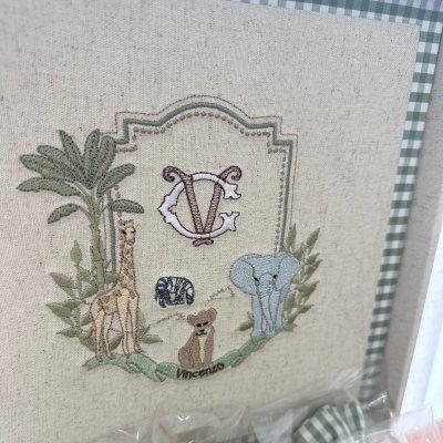 Caixa 30x30 monograma safari