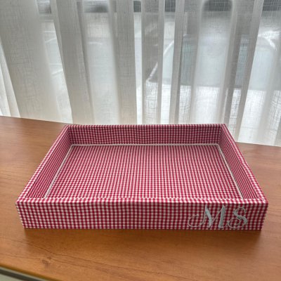 Caixa 30x30 e bandeja moranguinho