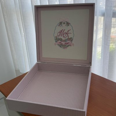 Caixa 30x30 xadrez rosa