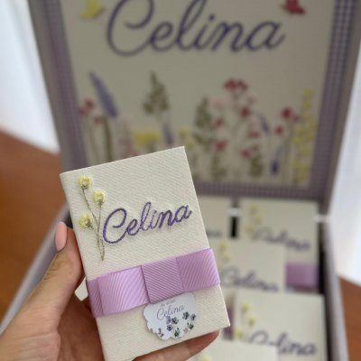 Kit caixa e livrinhos lilas