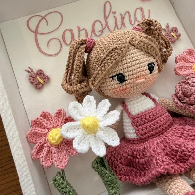 Quadro menina croche jardim