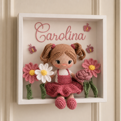 Quadro menina croche jardim