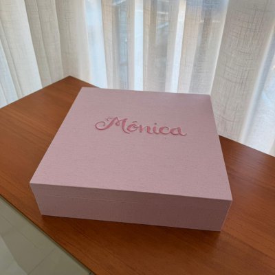 Kit caixa, bandeja e 18 livrinhos cerejinha