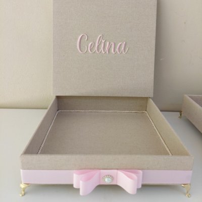 Caixa 26x26 para lembranas nascimento linho